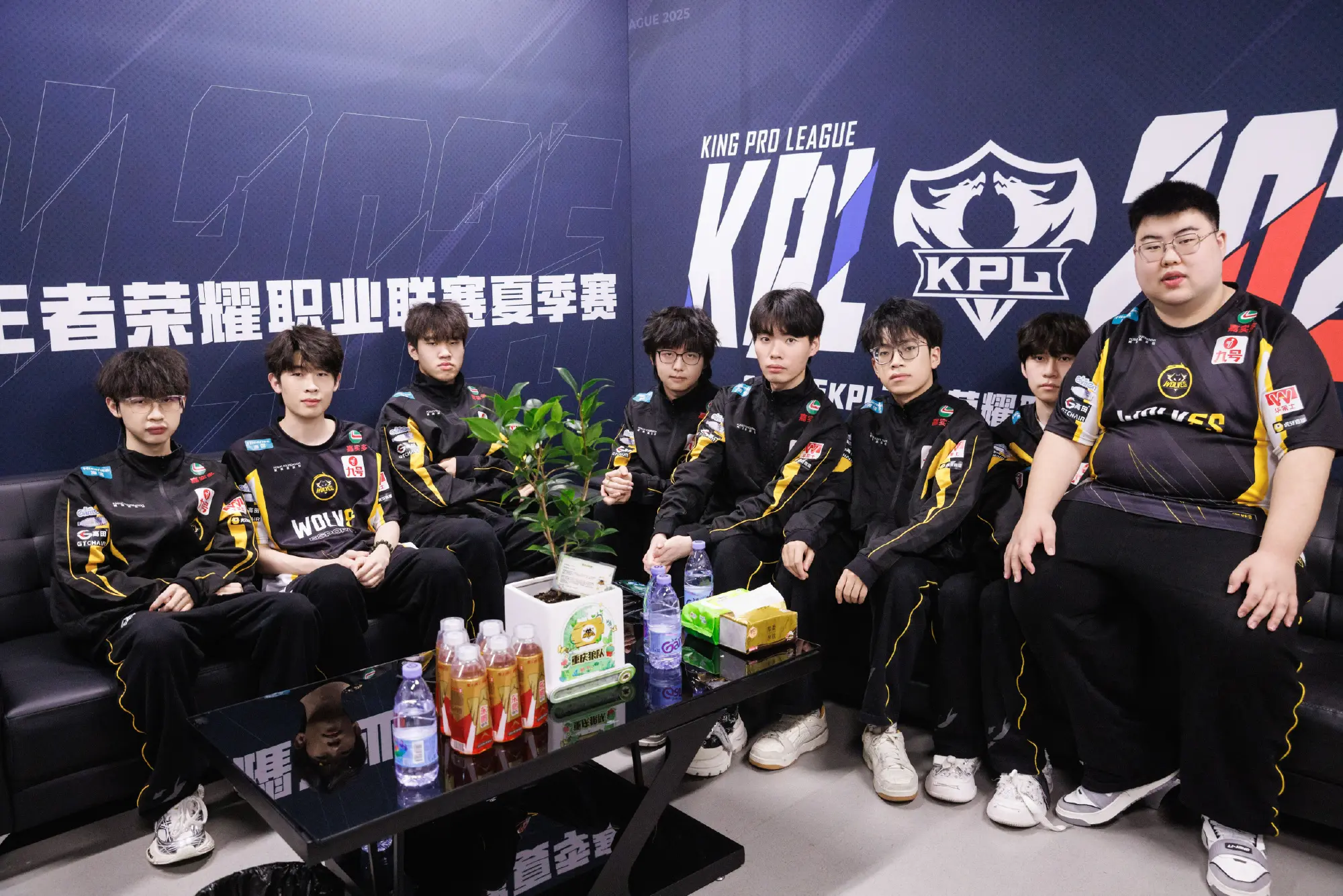 ar和AG, 在碎片商店 ar和AG, 在碎片商店