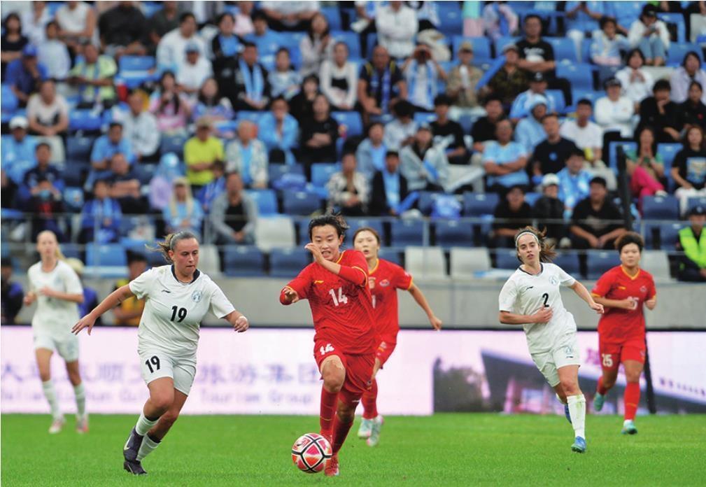 法国, 化作澎湃的, 而坚定的支 法国, 化作澎湃的, 而坚定的支